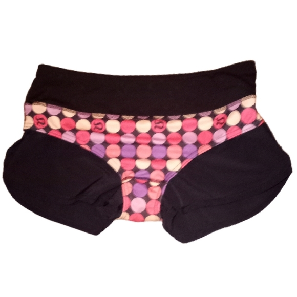 Vintage Lululemon Shorts 🇨🇦 Made in Canada 🇨🇦 - Picture 3 of 3